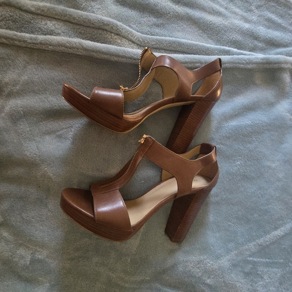 Womens shoes
